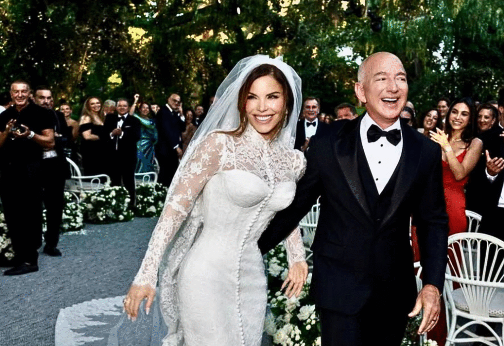 Jeff Bezos married to Lauren sanchez
